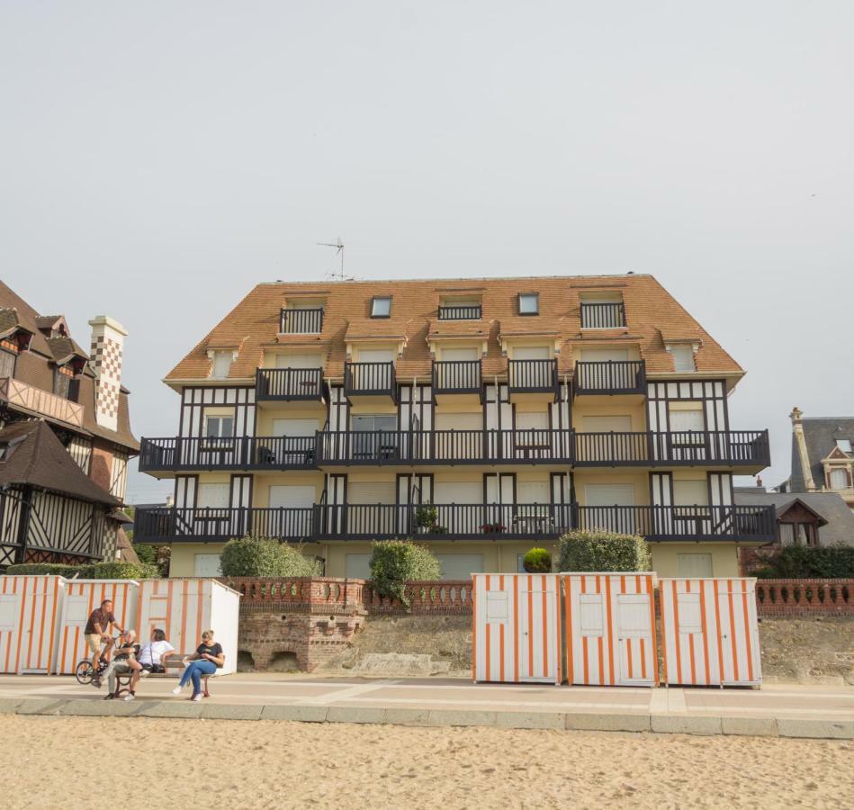 Joli Studio Avec Vue Panoramique Sur La Mer Houlgate Exterior photo